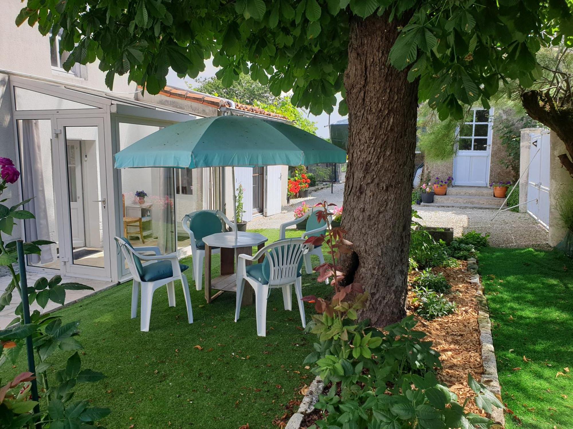 Tusson Chambres D'Hotes Charente Exterior photo